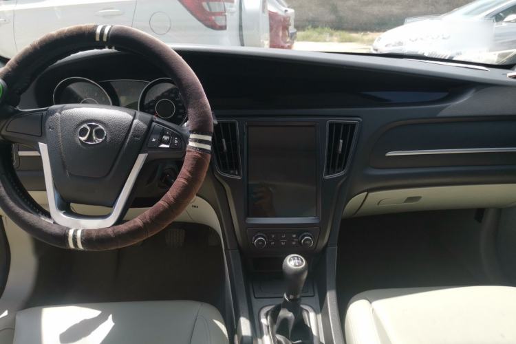 Used BAIC Senova D50 2014 1.5L manual comfort version Interior 3