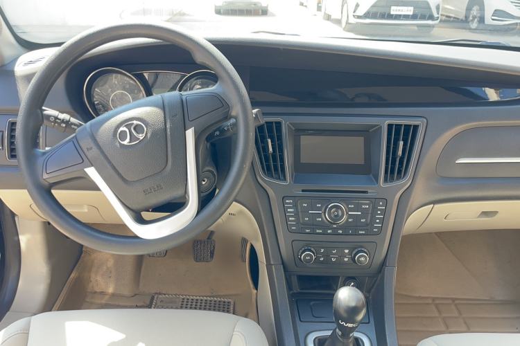 Used BAIC Senova D50 2014 1.5L manual standard version Interior 3