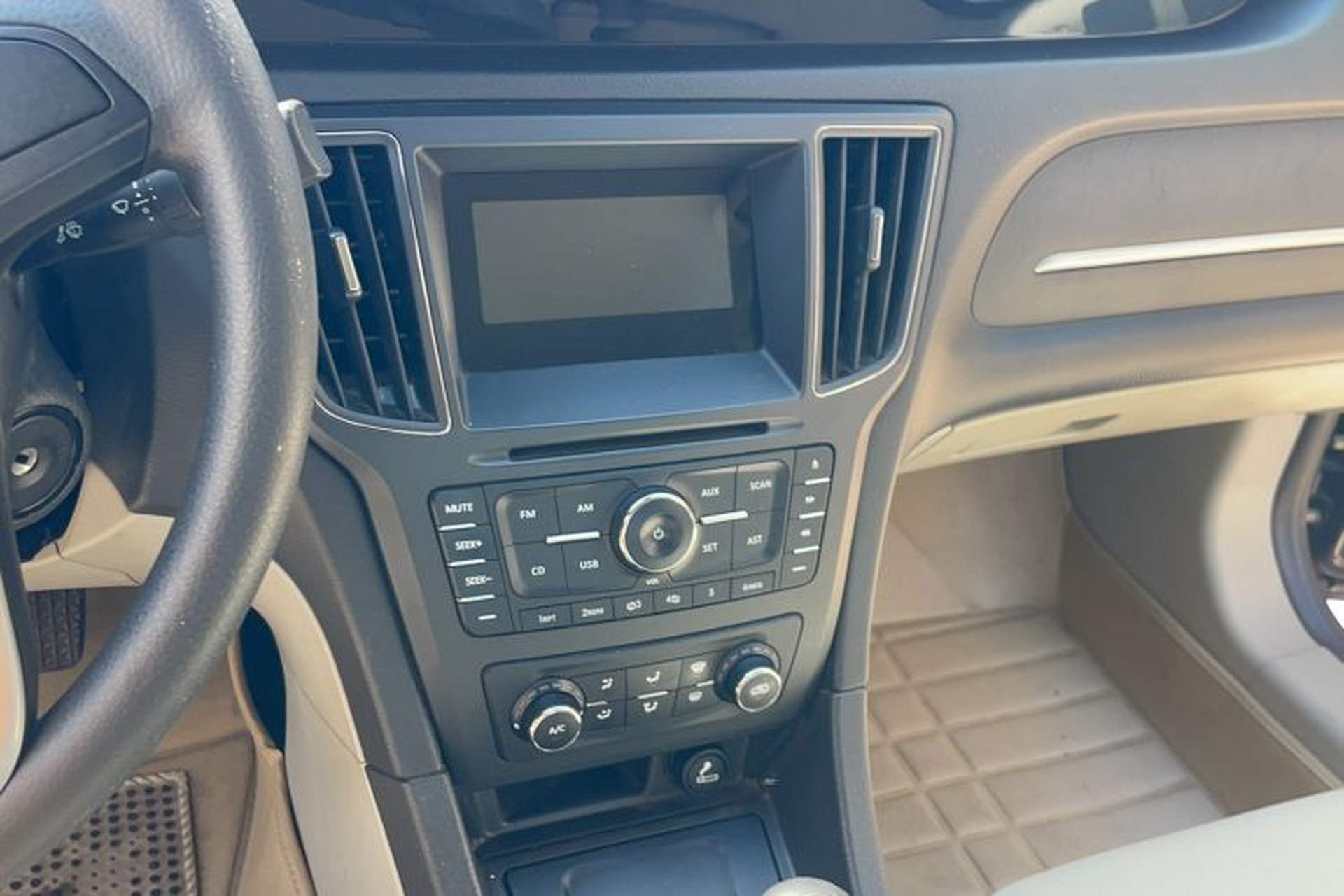 Used BAIC Senova D50 2014 1.5L manual standard version Interior 6