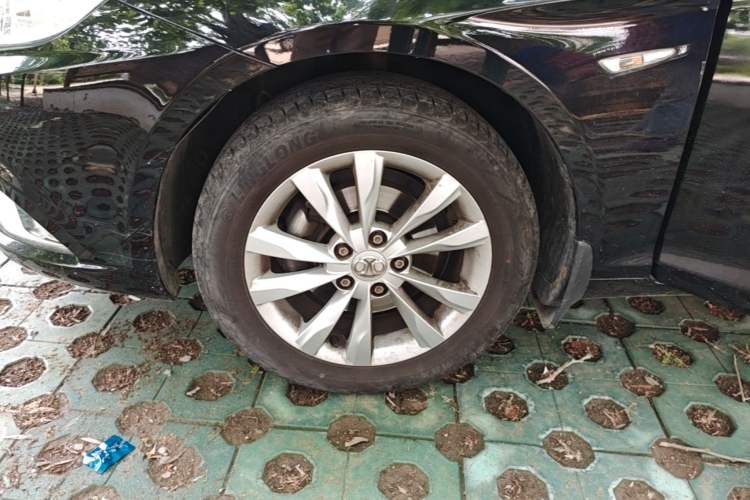 Used BAIC Senova D50 2014 1.5L manual comfort version Left Front Wheel Hub