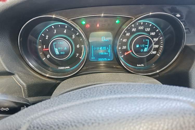 Used BAIC Senova D50 2014 1.5L manual standard version Odometer Close Up