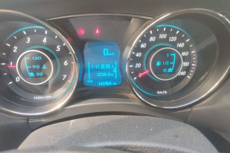 Used BAIC Senova D50 2014 1.5L manual comfort version Odometer Close Up