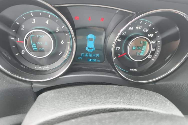 Used BAIC Senova D50 2014 1.5L manual standard version Odometer Close Up