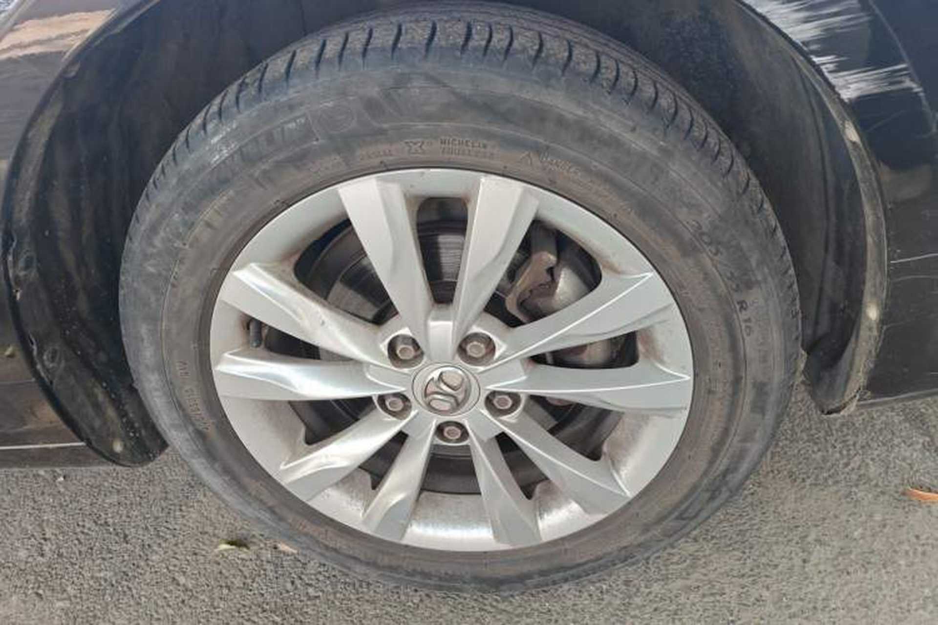 Used BAIC Senova D50 2014 1.5L manual comfort version Right Front Wheel Hub