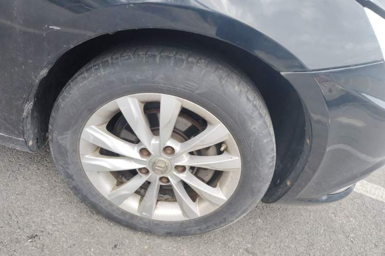 Used BAIC Senova D50 2014 1.5L manual comfort version Right Front Wheel Hub