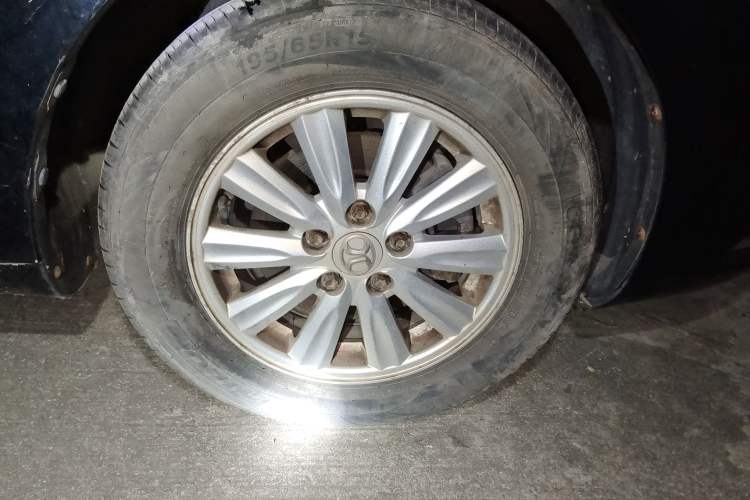 Used BAIC Senova D50 2014 1.5L manual standard version Right Front Wheel Hub