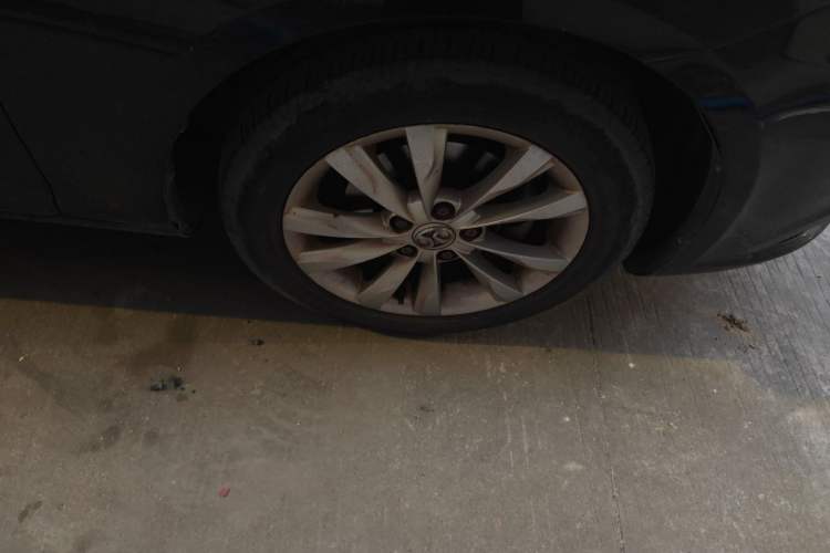 Used BAIC Senova D50 2014 1.5L manual comfort version Right Front Wheel Hub