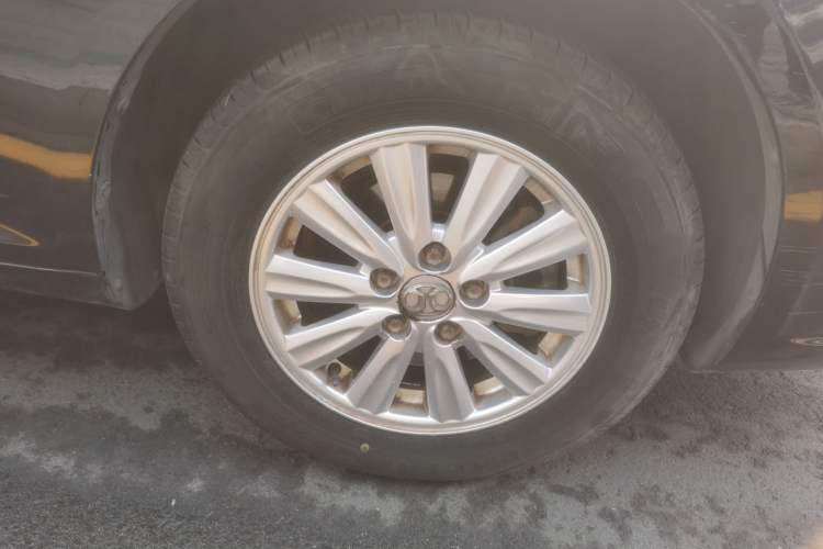 Used BAIC Senova D50 2014 1.5L manual standard version Right Front Wheel Hub