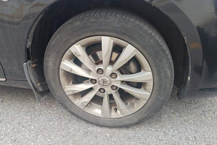 Used BAIC Senova D50 2014 1.5L manual comfort version Right Front Wheel Hub