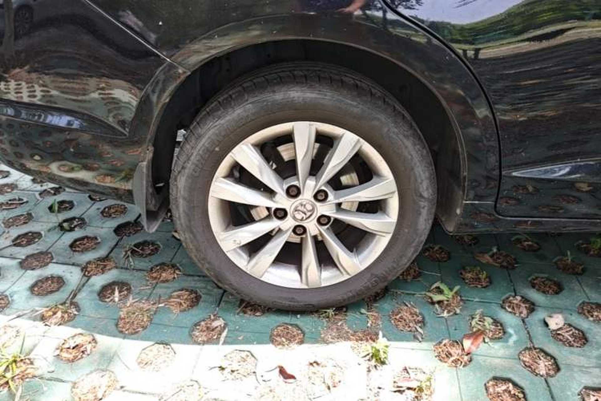 Used BAIC Senova D50 2014 1.5L manual comfort version Right Rear Wheel Hub