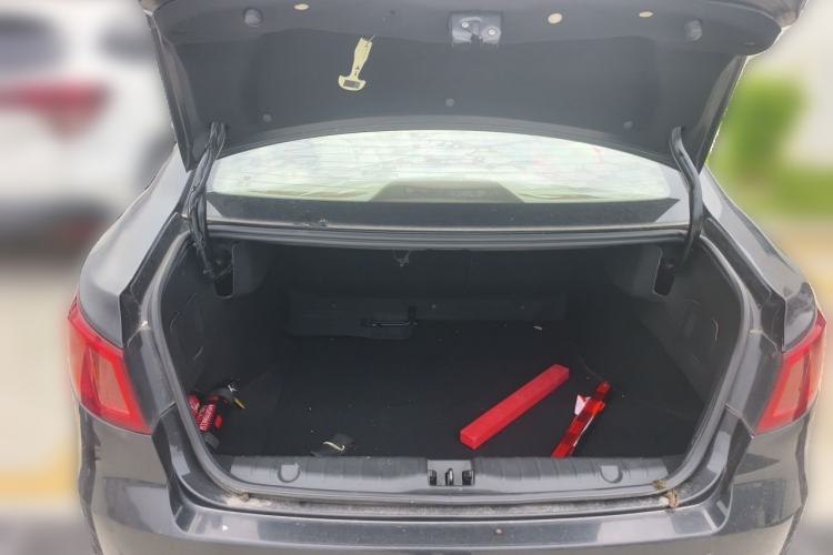 Used BAIC Senova D50 2014 1.5L manual standard version Trunk