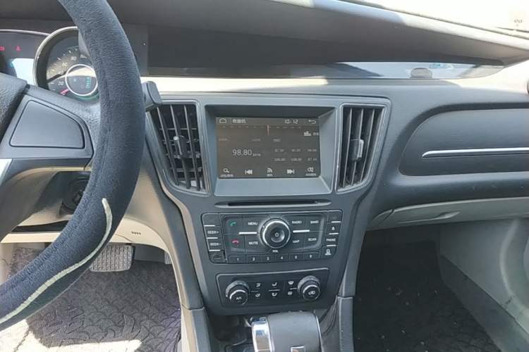 Used BAIC Senova D50 2014 1.5L CVT Standard Edition Audio And AC Panel