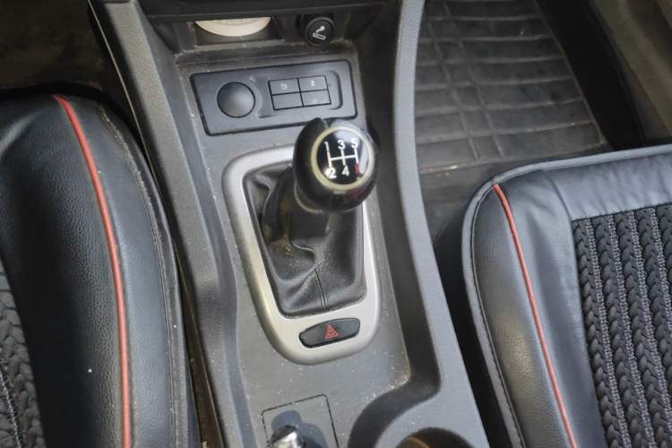 Used BAIC Senova D50 2014 1.5L manual comfort version Gear Lever