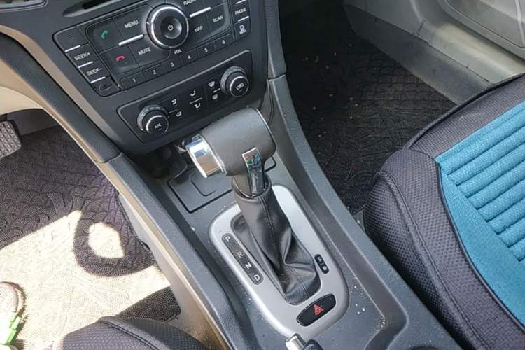 Used BAIC Senova D50 2014 1.5L CVT Standard Edition Gear Lever