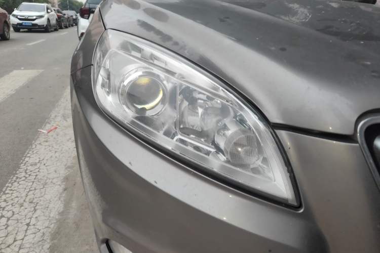 Used BAIC Senova D50 2014 1.5L manual comfort version Right Front Headlight