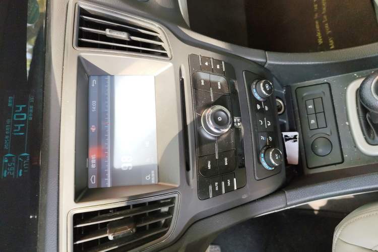 Used BAIC Senova D50 2014 1.5L manual comfort version Audio And AC Panel