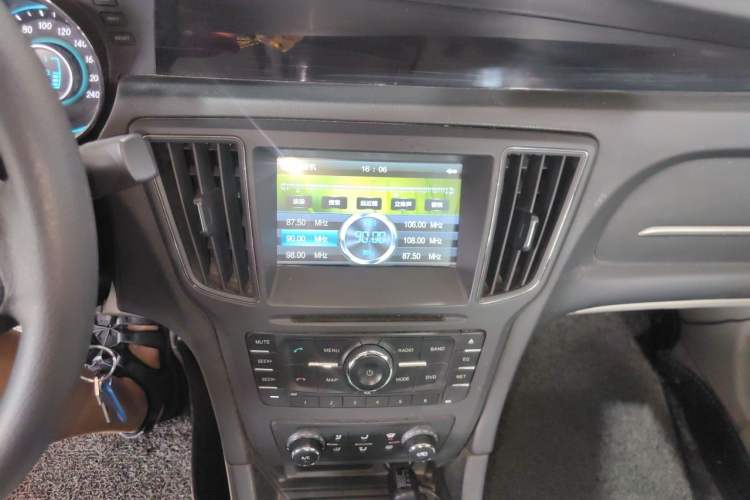Used BAIC Senova D50 2014 1.5L CVT Standard Edition Audio And AC Panel