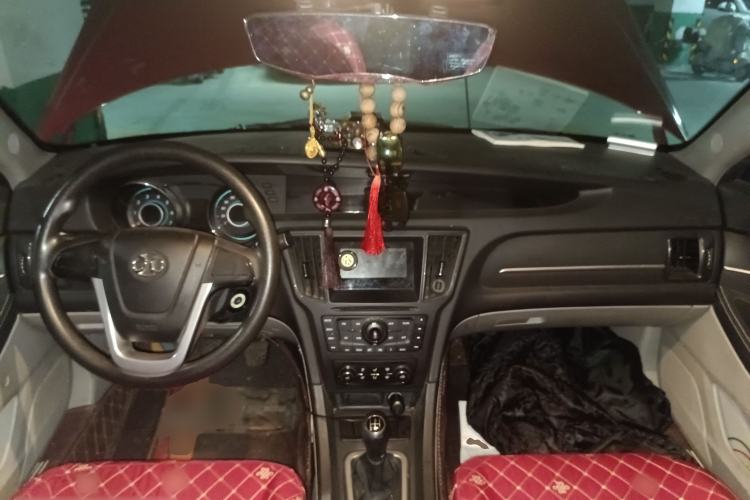 Used BAIC Senova D50 2014 1.5L manual standard version Center Console