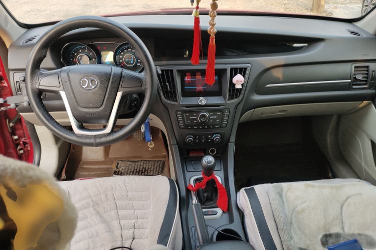 Used BAIC Senova D50 2014 1.5L manual standard version Center Console
