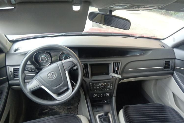 Used BAIC Senova D50 2014 1.5L manual standard version Center Console