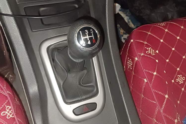 Used BAIC Senova D50 2014 1.5L manual standard version Gear Lever
