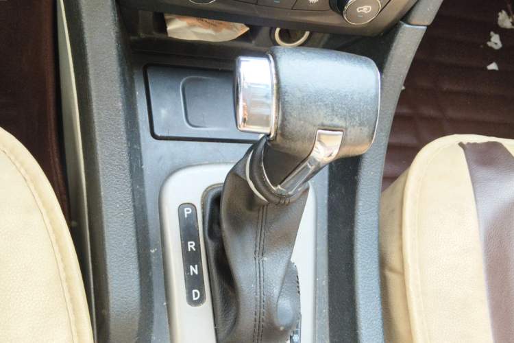 Used BAIC Senova D50 2014 1.5L CVT Standard Edition Gear Lever