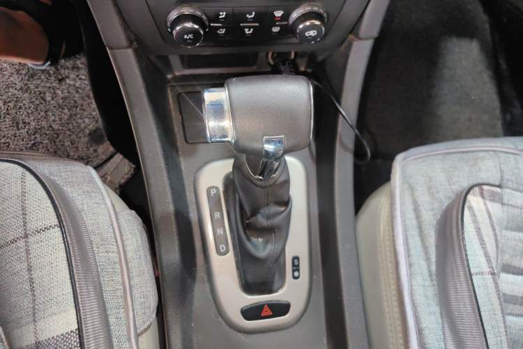 Used BAIC Senova D50 2014 1.5L CVT Standard Edition Gear Lever