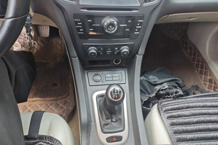 Used BAIC Senova D50 2014 1.5L manual comfort version Gear Lever