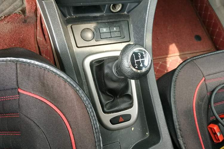 Used BAIC Senova D50 2014 1.5L manual comfort version Gear Lever