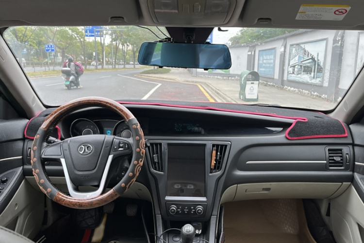 Used BAIC Senova D50 2014 1.5L manual comfort version Interior 1