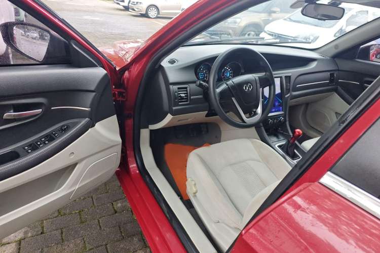 Used BAIC Senova D50 2014 1.5L manual standard version Interior 2
