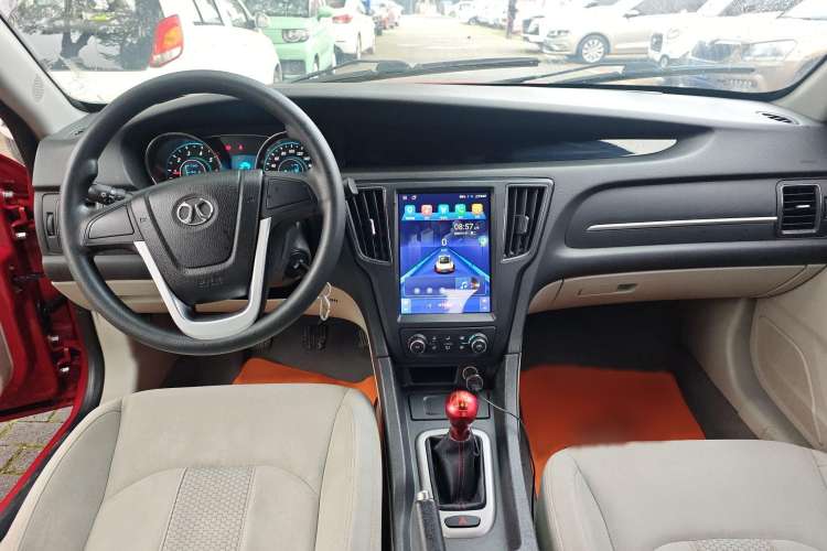 Used BAIC Senova D50 2014 1.5L manual standard version Interior 3