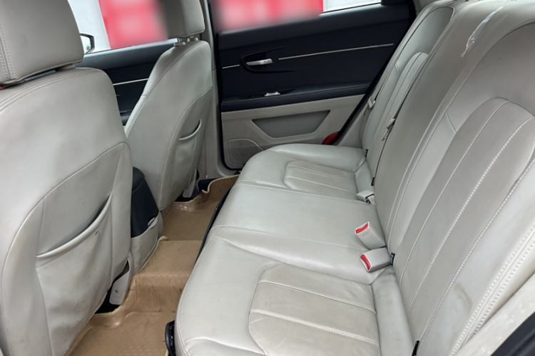 Used BAIC Senova D50 2014 1.5L manual comfort version Interior 4