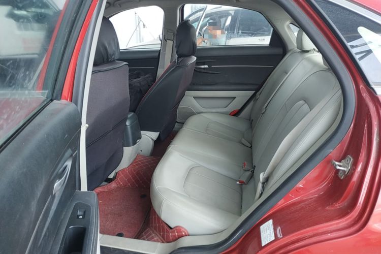 Used BAIC Senova D50 2014 1.5L manual comfort version Interior 4