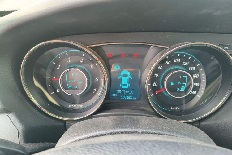 Used BAIC Senova D50 2014 1.5L CVT Standard Edition Odometer Close Up