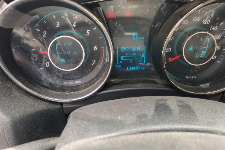 Used BAIC Senova D50 2014 1.5L manual comfort version Odometer Close Up