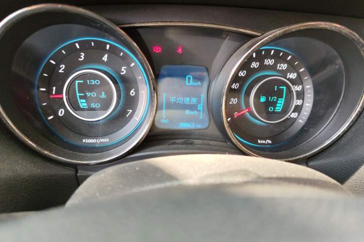 Used BAIC Senova D50 2014 1.5L manual comfort version Odometer Close Up