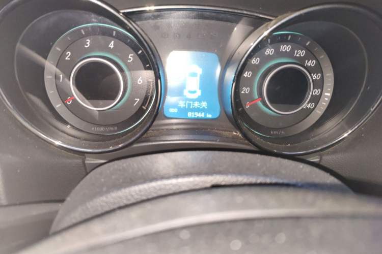 Used BAIC Senova D50 2014 1.5L manual comfort version Odometer Close Up