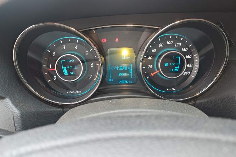 Used BAIC Senova D50 2014 1.5L manual comfort version Odometer Close Up