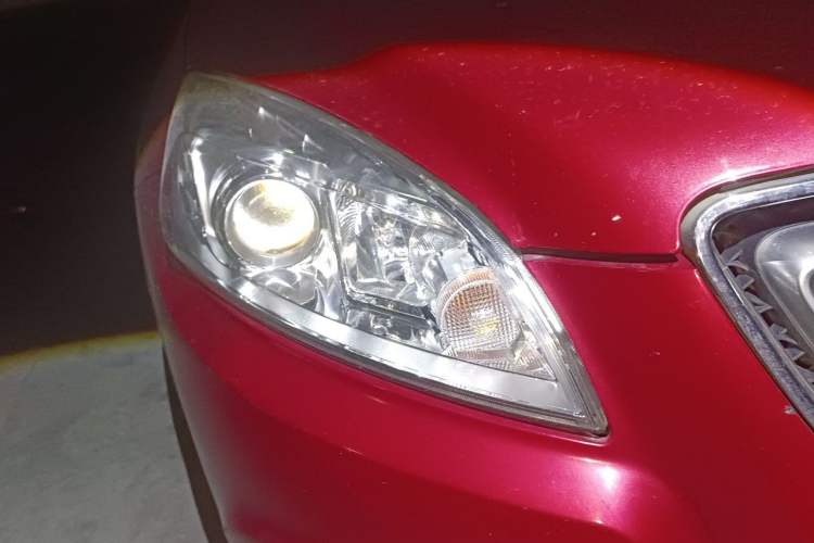Used BAIC Senova D50 2014 1.5L manual standard version Right Front Headlight