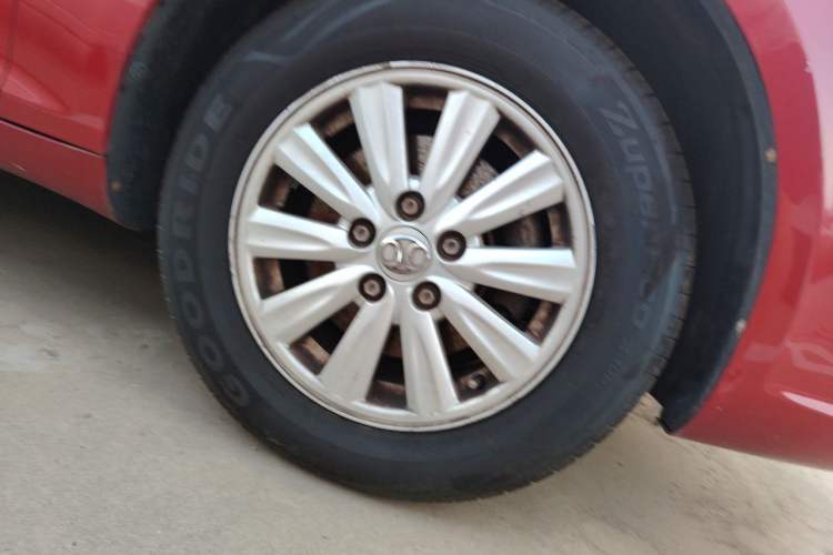 Used BAIC Senova D50 2014 1.5L manual standard version Right Front Wheel Hub