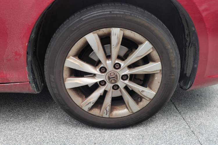 Used BAIC Senova D50 2014 1.5L manual comfort version Right Front Wheel Hub
