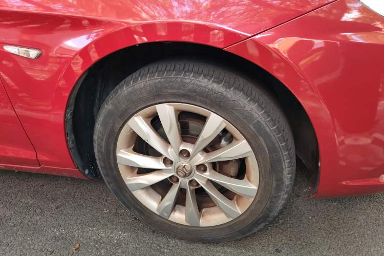 Used BAIC Senova D50 2014 1.5L manual comfort version Right Front Wheel Hub