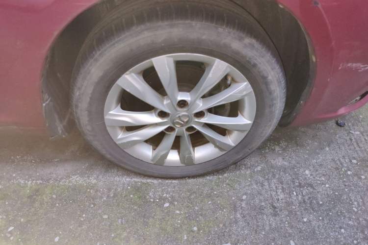 Used BAIC Senova D50 2014 1.5L manual comfort version Right Front Wheel Hub