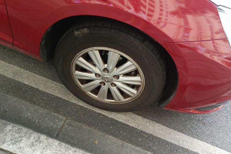 Used BAIC Senova D50 2014 1.5L manual standard version Right Front Wheel Hub