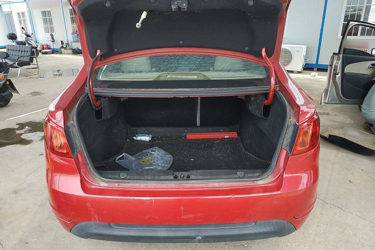 Used BAIC Senova D50 2014 1.5L manual comfort version Trunk