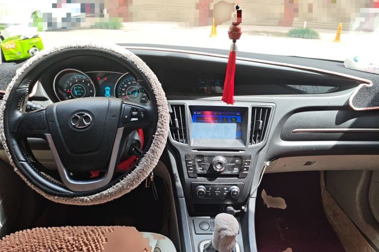 Used BAIC Senova D50 2014 1.5L manual comfort version Center Console
