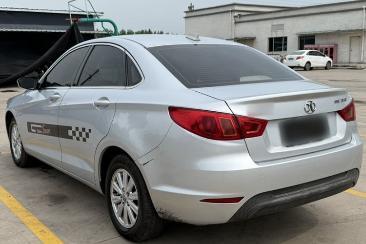 Used BAIC Senova D50 2014 1.5L manual standard version Exterior 1