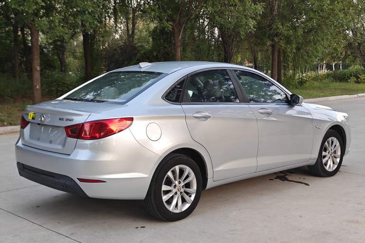 Used BAIC Senova D50 2014 1.5L manual comfort version Exterior 3