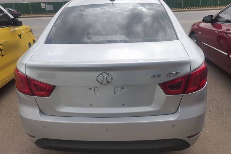 Used BAIC Senova D50 2014 1.5L manual standard version Exterior 4
